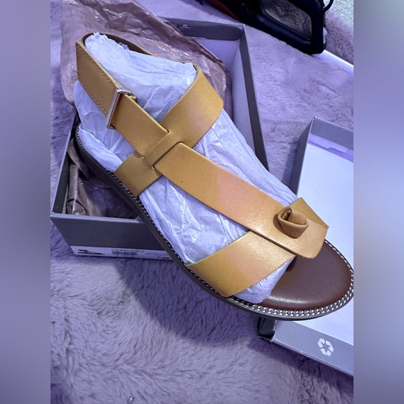 Women’s sandals - Picture 1 of 4